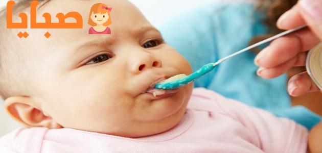 طريقة تغذية الرضيع في الشهر السابع