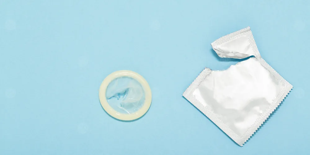 دليل شامل لفهم الواقيات الذكرية والمزلقات الحميمية